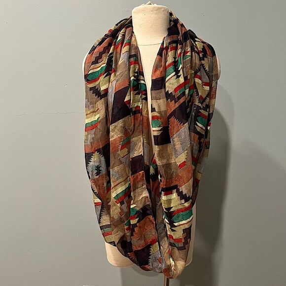 NWT D&Y Brown & Green Aztec Print Lightweight Infinity Scarf - Picture 1 of 5